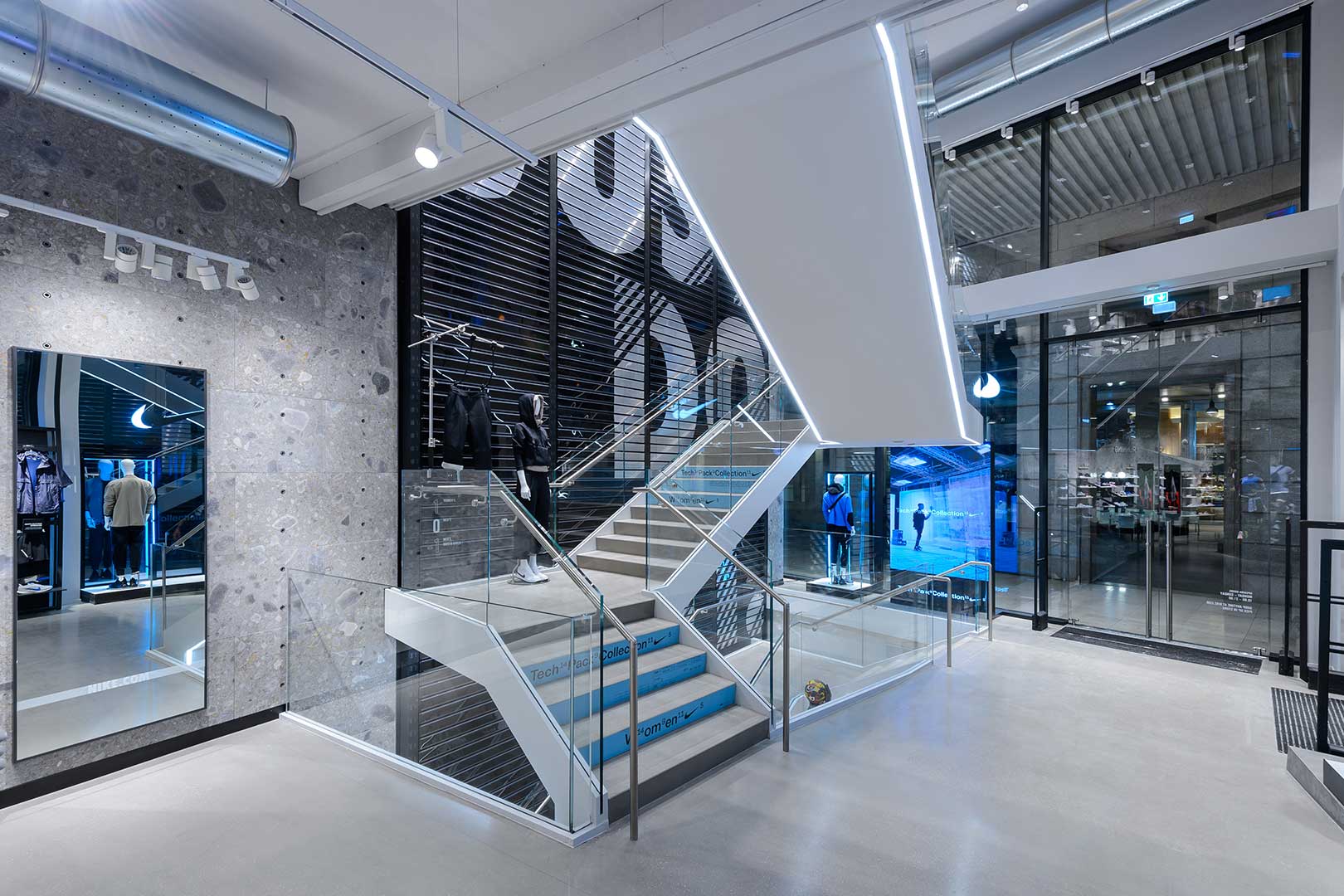 Nike - Corso Vittorio Emanuele II - Group - Design & Development